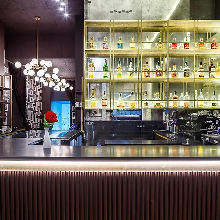 Modern Art - Maestro Hotel 4*