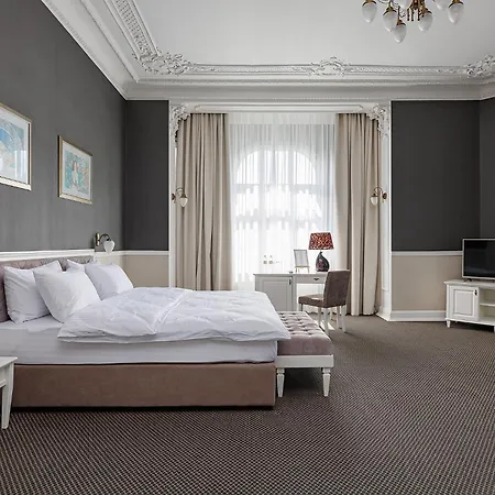 Modern Art ホテル