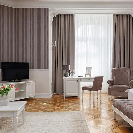 Hotel Modern Art - Maestro Lviv