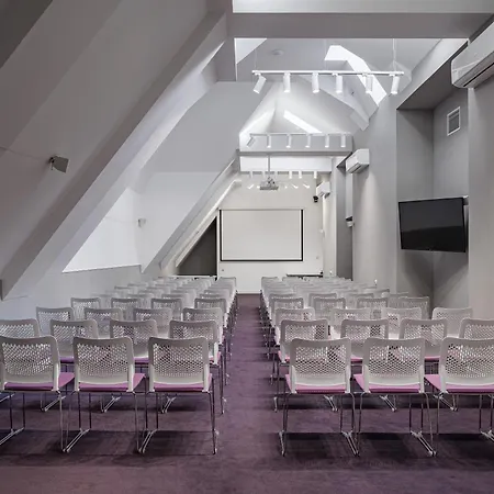Modern Art Hotel 4*