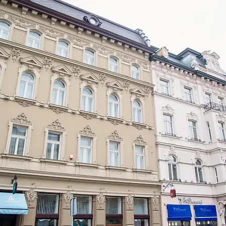 Modern Art ホテル 4*