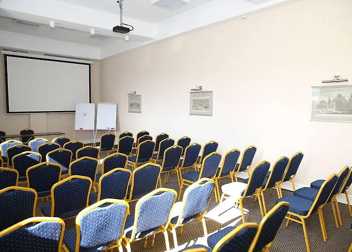 摩登艺术酒店 4* 利沃夫