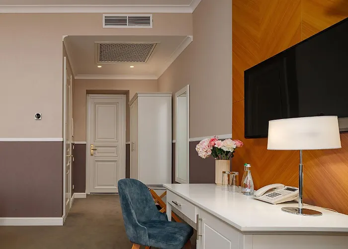 摩登艺术酒店 4*