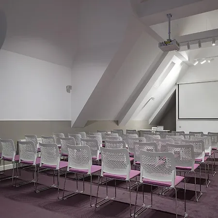 Modern Art 4* Lwów