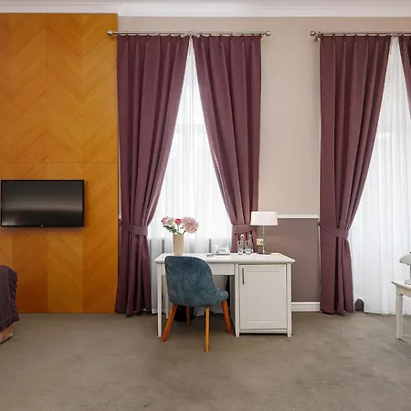 Modern Art 4* Leópolis