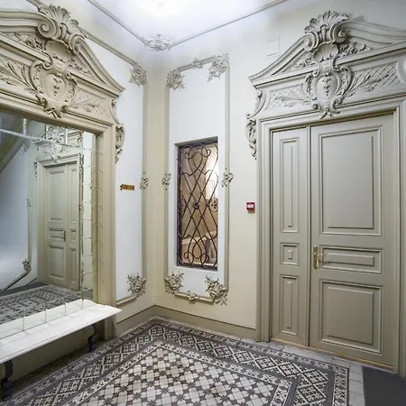 Modern Art Hotel 4*